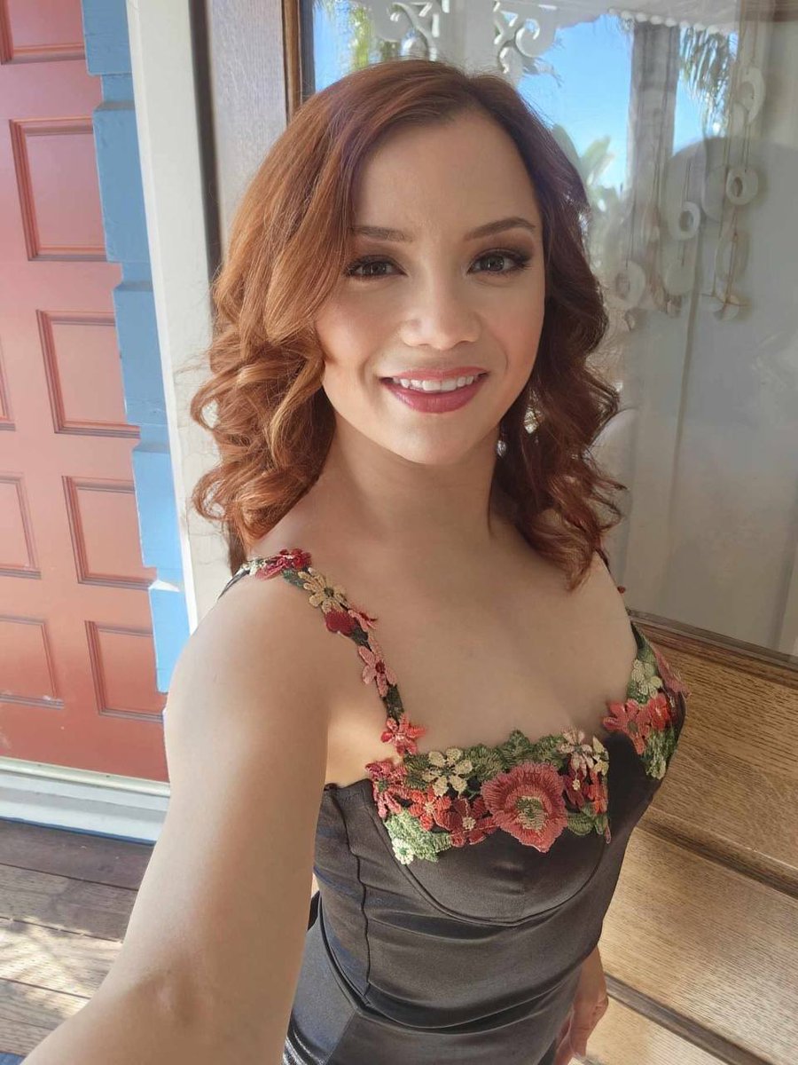 RedHeadAliceLittle tweet media