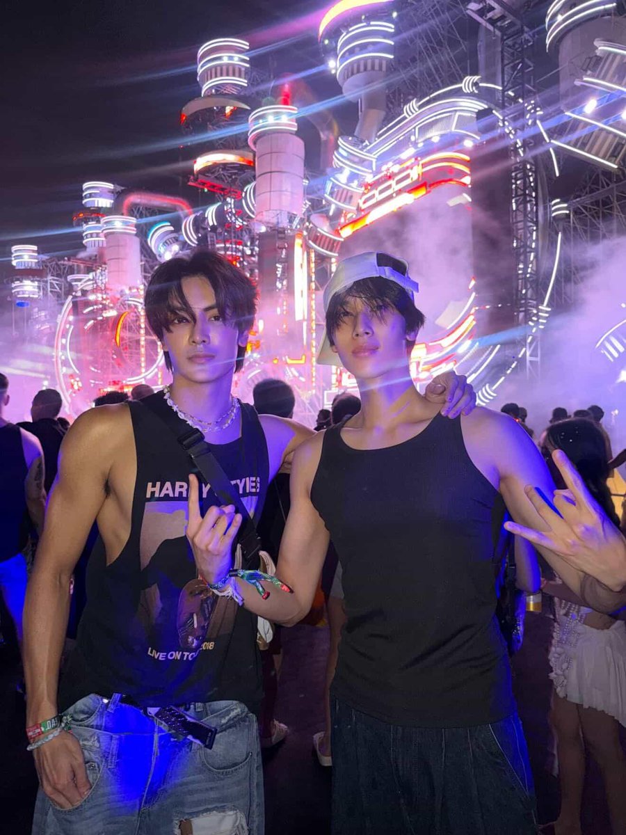 𝘾𝙖𝙛𝙛𝙚𝙞𝙣𝙚 🐰✨️🍀 tweet media