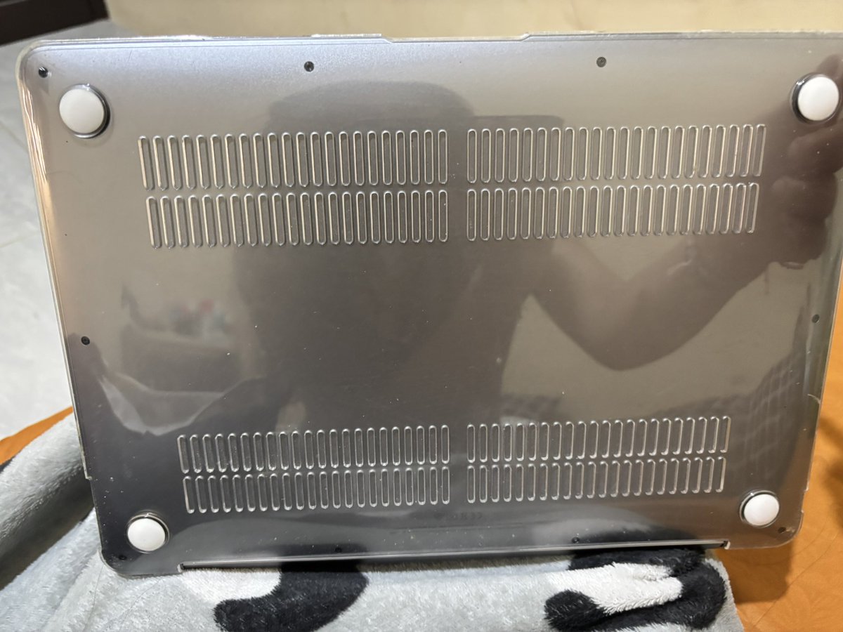 capeintinya's tweet image. wts macbook air retina 2020 masi aman semua ya detail atau mau nanya2 dm aja. 6,6 aja