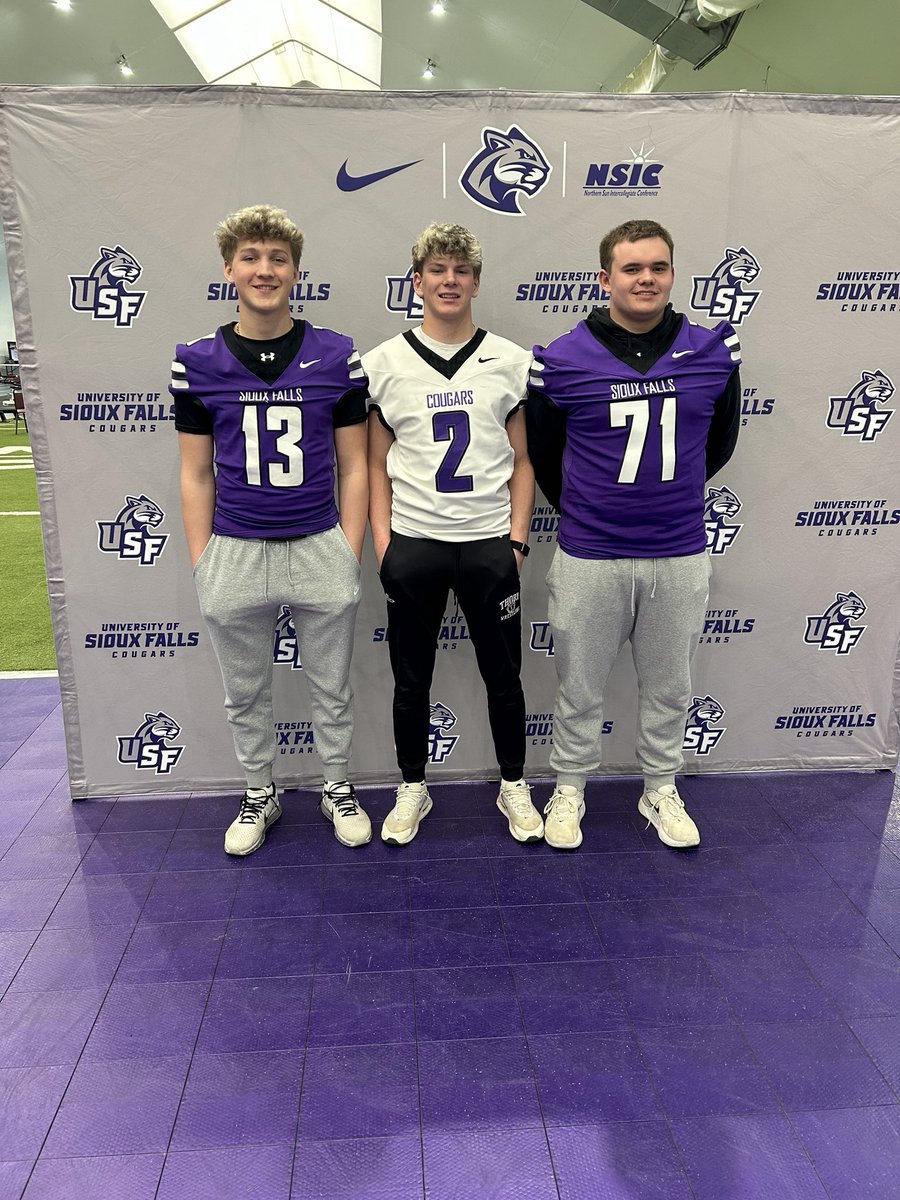 BridonBahl13's tweet photo. Thank you @j_schlichte for junior day invite! Excited to keep building a relationship and staying in touch!
@FCFalconSports 
@JimGlogowski 
@2MileMentality https://t.co/ctoqkg4Z5c