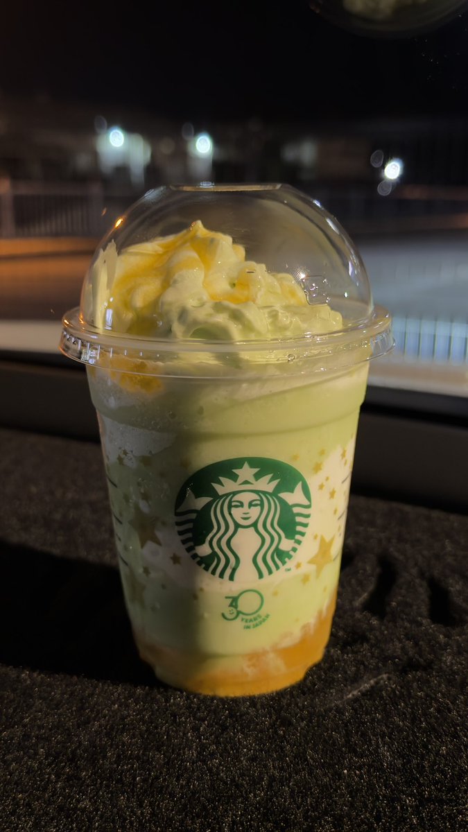 oyakataap's tweet photo. 飲めた〜！
昨日2店舗売り切れ
たが今日仕事終わり即スタバへ！ https://t.co/SWRA3cXOe1