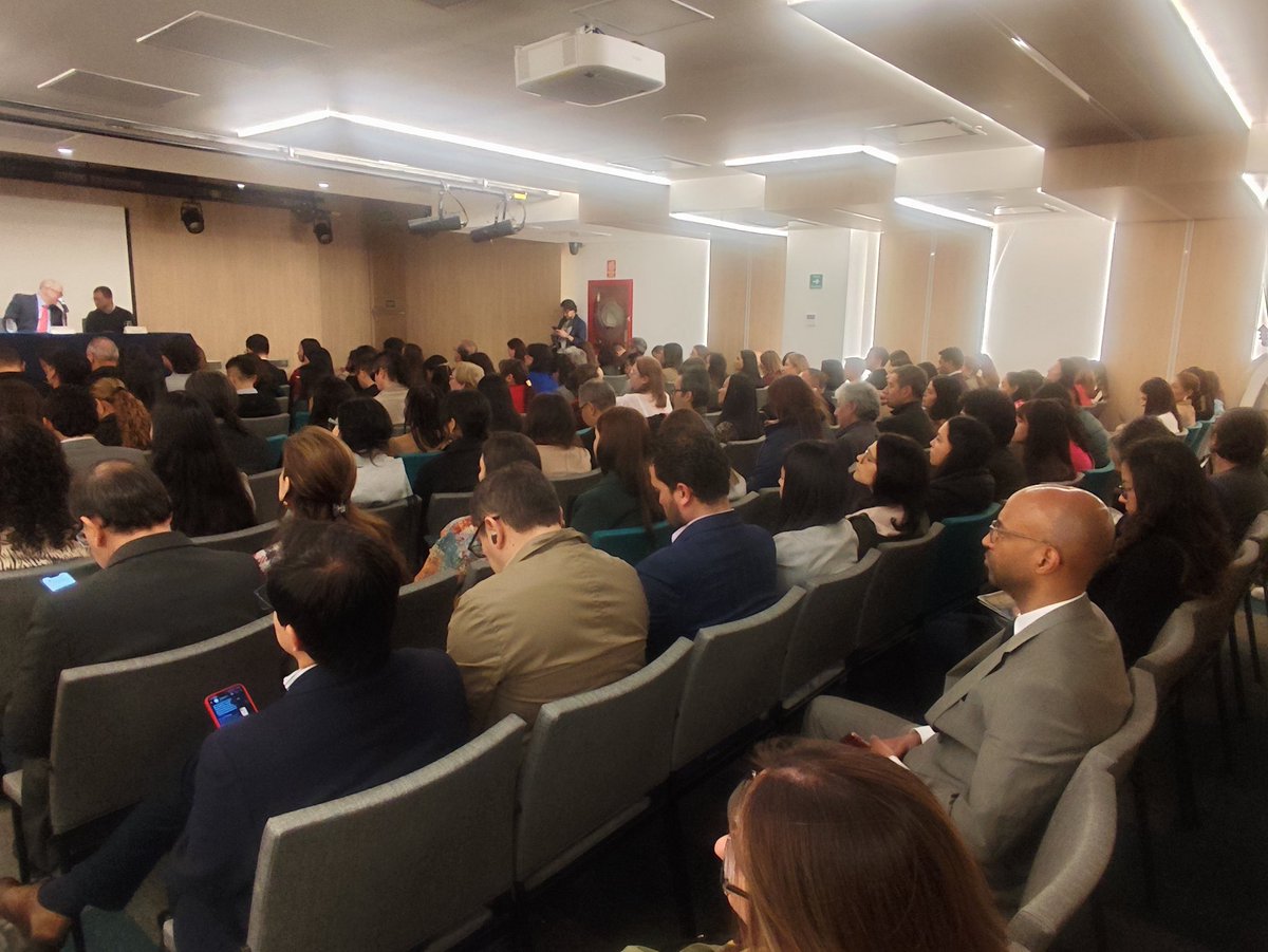 RetNubia's tweet photo. En un momento donde la sociedad parece fragmentarse, desde @AteneaBogota @bogota sector salud, academia, sociedad y sector privado transforma la investigación en soluciones reales para construir pais. #CTeI #BogotáAvanza @AdrianaMGutierr @CFGalanprensa https://t.co/ZvqjhsViRx
