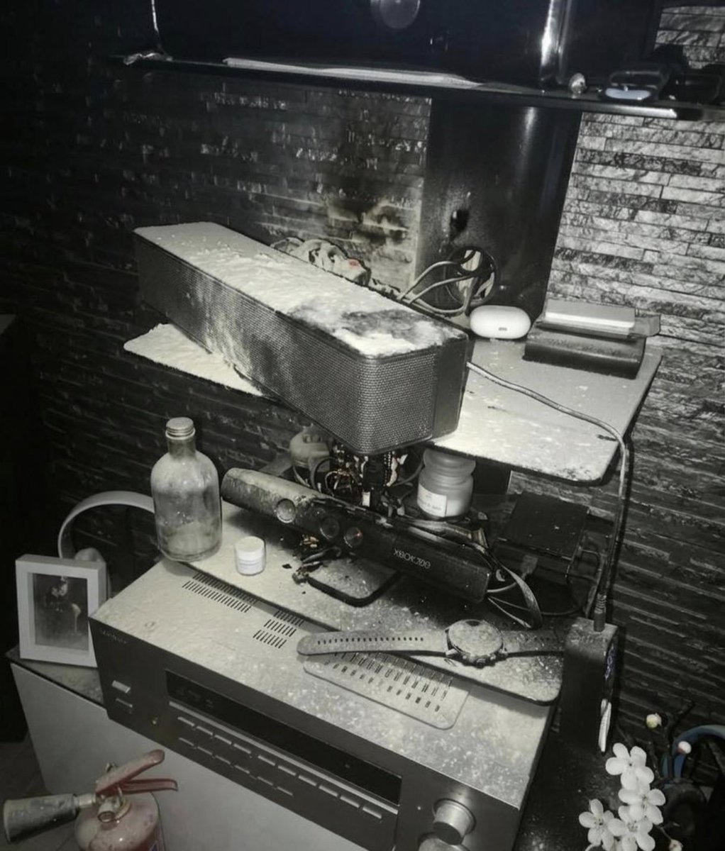 Didzej199's tweet image. @shoptemu @Temu_Support My house almost BURNED DOWN! 🏠🔥 Had to use a fire extinguisher! Your Supervisor is ignoring this safety hazard! Order: PO-162-04601113943673918 @UOKiKgovPL #Temu #SafetyHazard #Fire #Danger