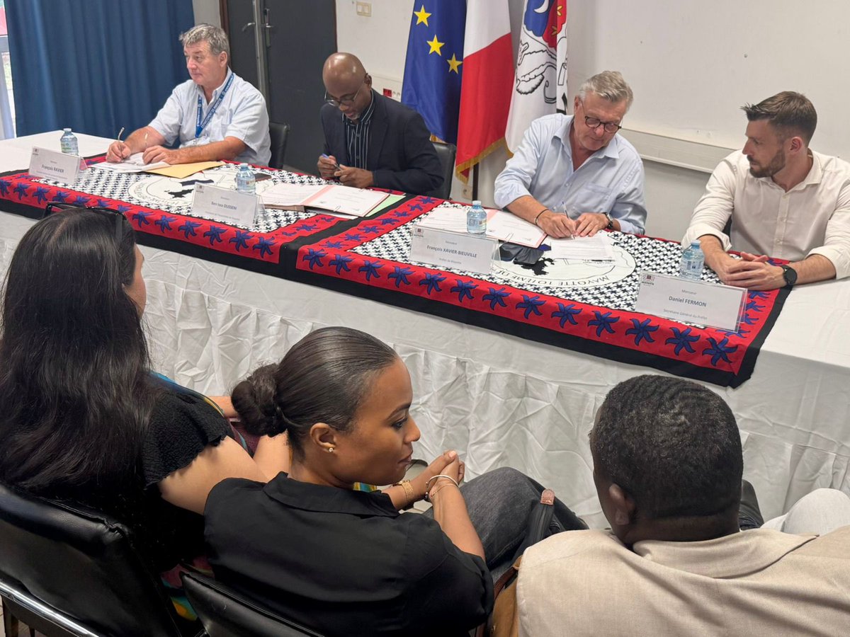 Prefet976's tweet image. #Engagement | 📍Mamoudzou 

✍️ Aujourd’hui, le préfet de Mayotte a signé avec le président de l’Assemblée de Mayotte un contrat d’engagements pour l’année 2026.