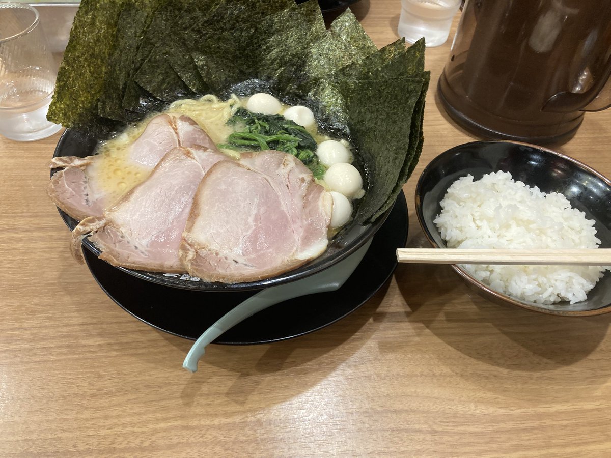 こうへい tweet media