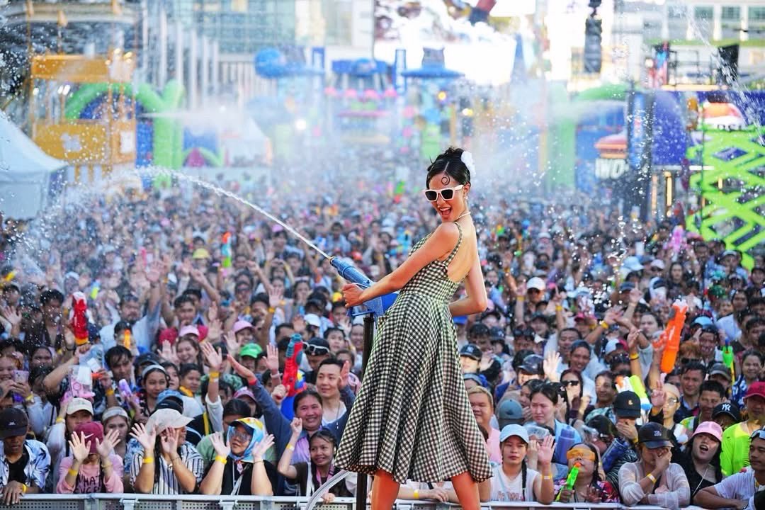 CgameC's tweet image. เริ่ดเลยหล่ะ.. #missworld2025 👑🩵 กับ #สงกรานต์ 💦 ของไทย โครตจะเริ่ด โครตจะปัง โครตจะปึ้ง.. เพราะที่นี่ #thailand 🇹🇭 #songkran #songkranfestival ข้างบ้าน บ่าย 3 ครึ่งหายไปก่อนนนนนน #Songkran2026