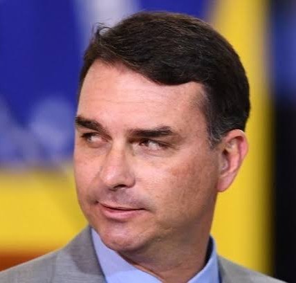 Mas Até O General Santos Cruz O MILICO EX-COMPARSA Do Bolsonaro Acha RIDÍCULA A Indicação Do Flávio RACHADINHA Para Concorrer À Presidência?
"O Brasil Não Pode Ser Guiado Por PLANEJAMENTO FAMILIAR"