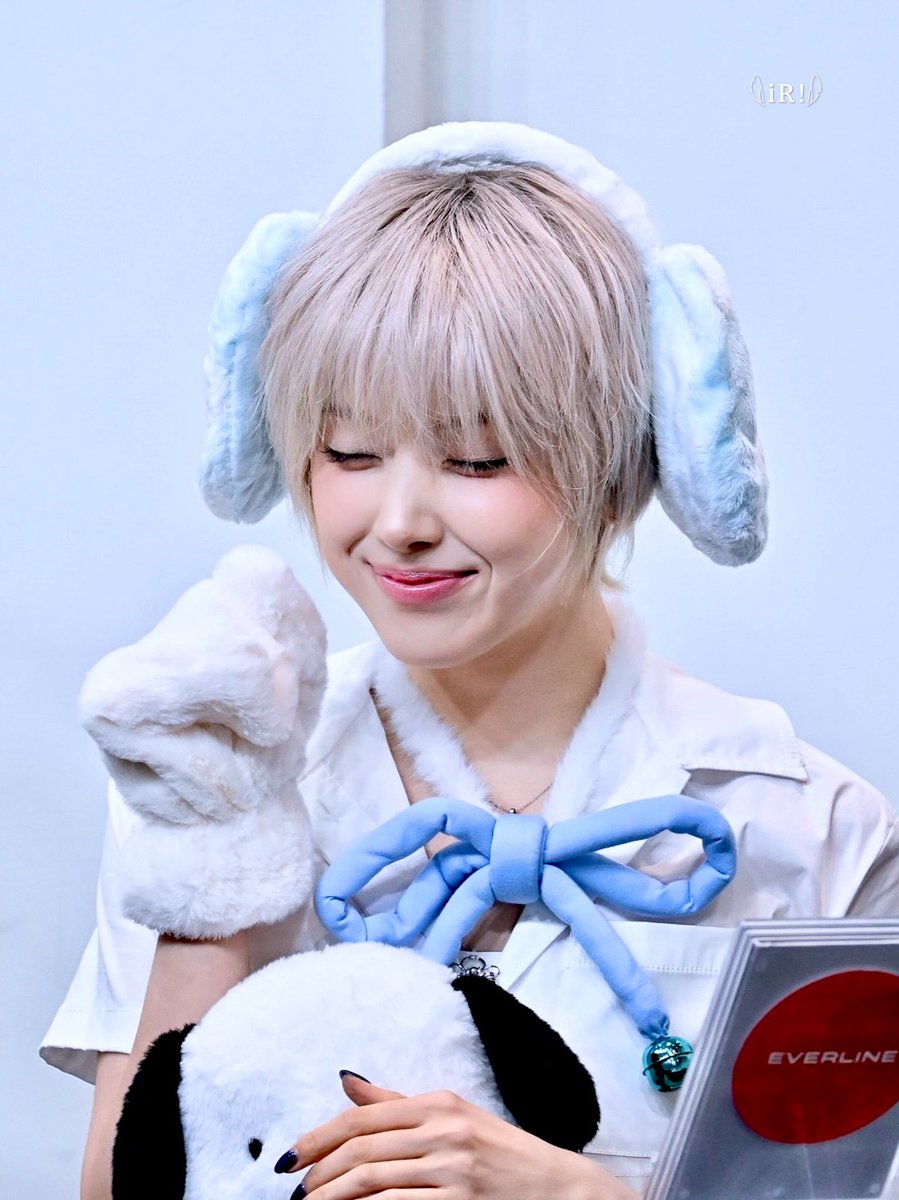 쮸멍이 ᜊ💙ᜊ

#오늘의_쮸인공_김지우
#Crush_On_JIWOO
#JIWOO #지우 #엔믹스 #NMIXX