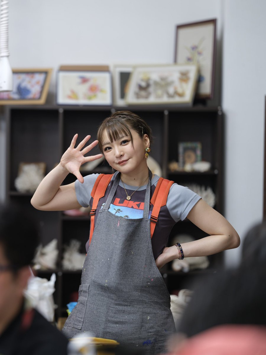 トモハン tweet media