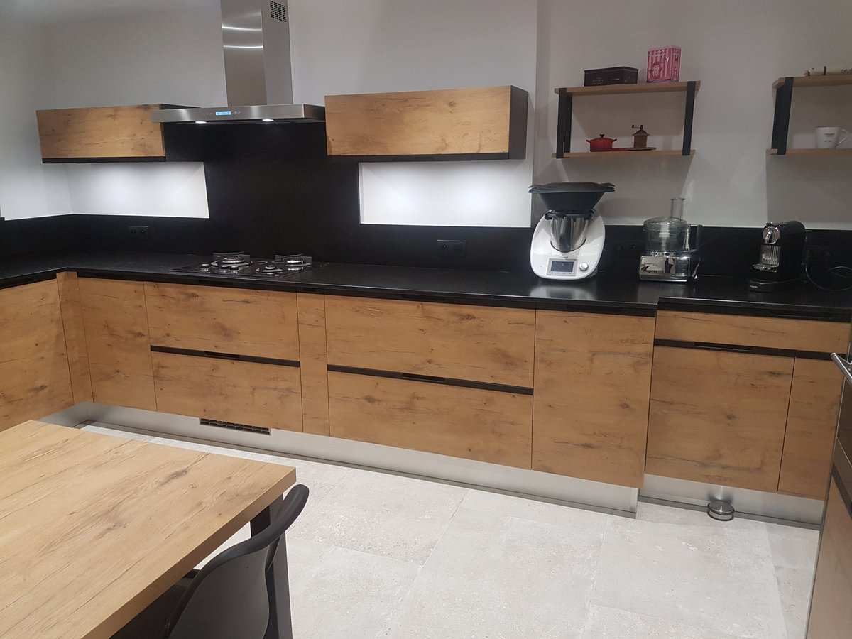 benoit_moreno's tweet photo. Chaleureux, fonctionnel, et élégant...

Et toujours en fabrication française.

#cuisines #cuisiniste #rivesaltes #perpignan #payscatalan #habitat #design #décoration #rénovation #madein66 #madeinperpignan #confort #madeinfrance #fabricationfrançaise https://t.co/4fRhGYdegQ