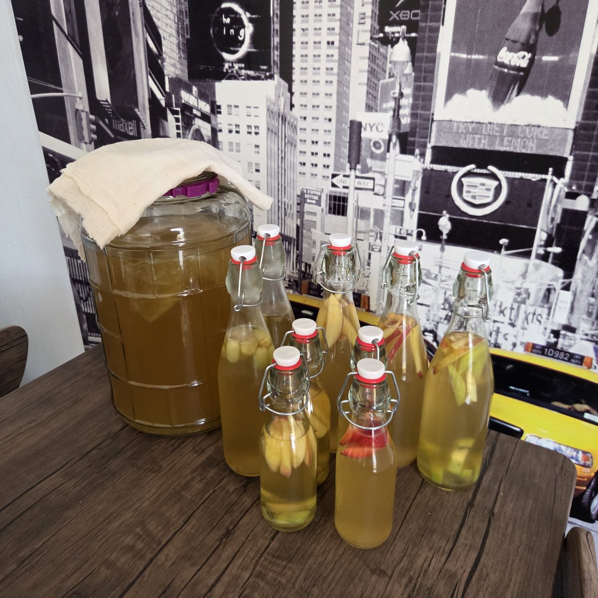 mprice14's tweet image. Trying some new flavours. Grape, apple, kiwi and strawberry #kombucha