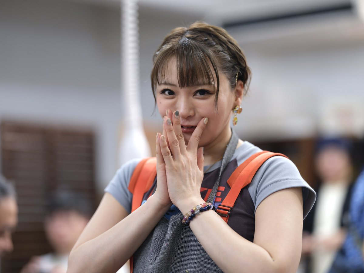 トモハン tweet media