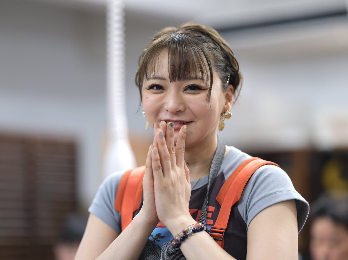 トモハン tweet media