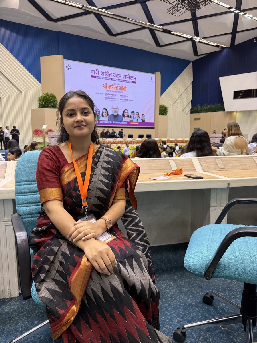 Preetirajputtt's tweet photo. Grateful to be a part of the Nari Shakti Vandan Sammelan an inspiring step towards empowering women across the nation. 
Honoured to share this moment with Hon’ble Prime Minister Narendra Modi ji🙏🏻 https://t.co/K78cjXRVU7