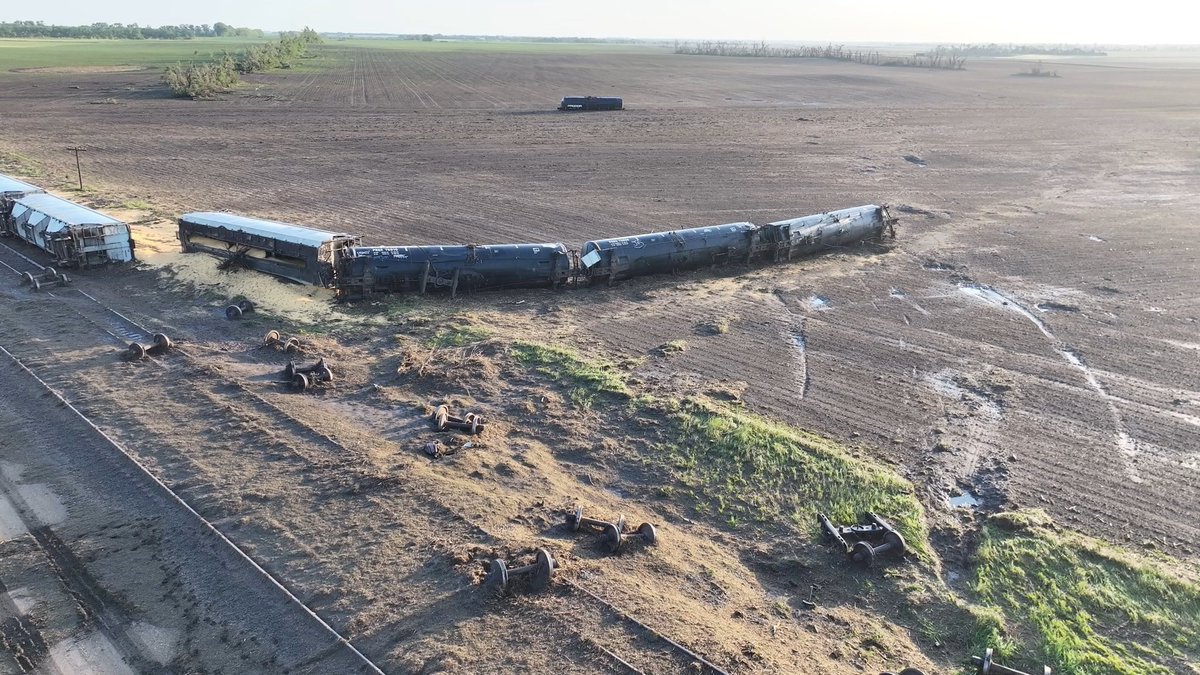 Cyclone Chaser ollie tweet media