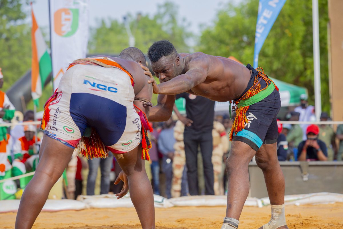 GuisheneMme's tweet image. #Dosso #Kokowa #Coupe du #Président #Finale

Hier, dimanche 12 avril 2026 à Dosso, j’ai assisté à la finale de la Coupe du Président de la République « Kokowa », une discipline qui valorise notre identité culturelle et renforce l’unité nationale.