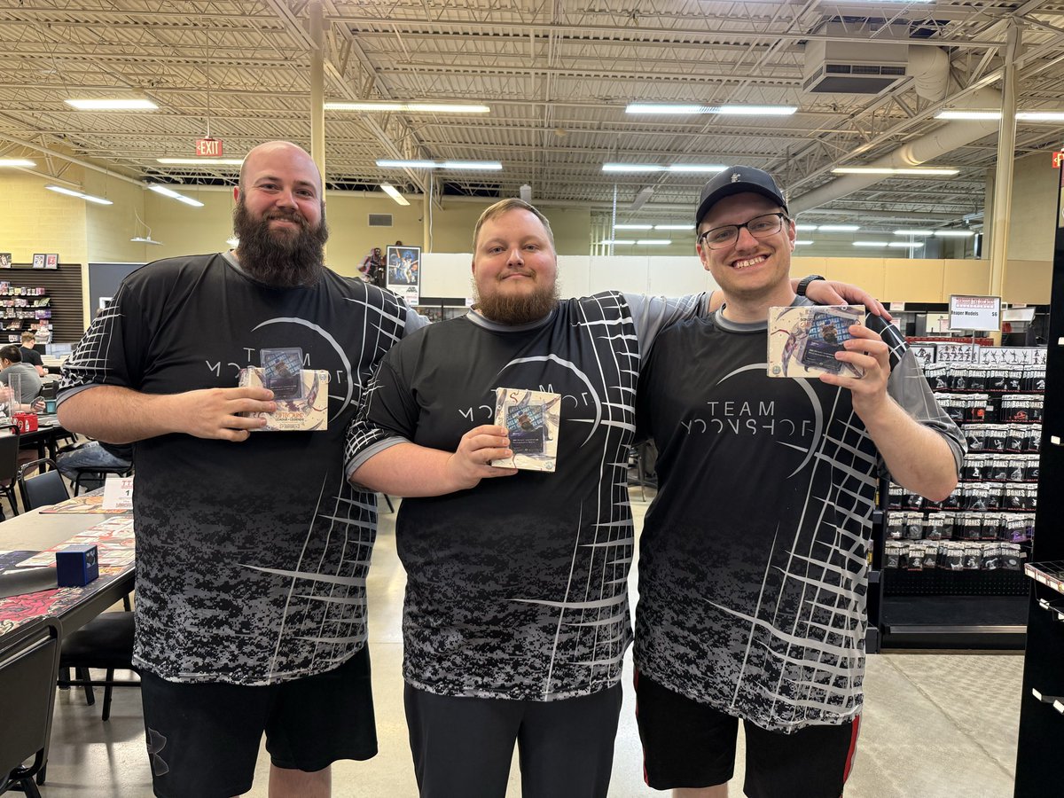 Straight_Shade's tweet photo. Won a Riftbound team event this weekend with @Thaifoodsogood and @BasicSwamp_ this weekend for a box and a ggez teemo each. We couldn’t share colors between the decks which led to a weird expected meta, turns out team events are still fun in riftbound! https://t.co/KOnscry3e1