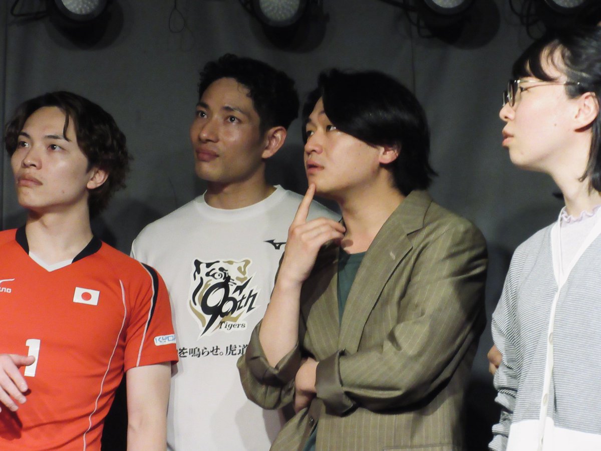 mystkiy's tweet image. SMALLに行きました。軍団立ち上げ1発目🔥さっそくいろいろ化学反応起きてて楽しかったです🤣👏未来が見えかけているクイズが一番笑いました、ネタも個性があってよかったです😭👏いい軍団になりそう！(今日で顔とお名前は一致しました🙇‍♀️)#SMALL