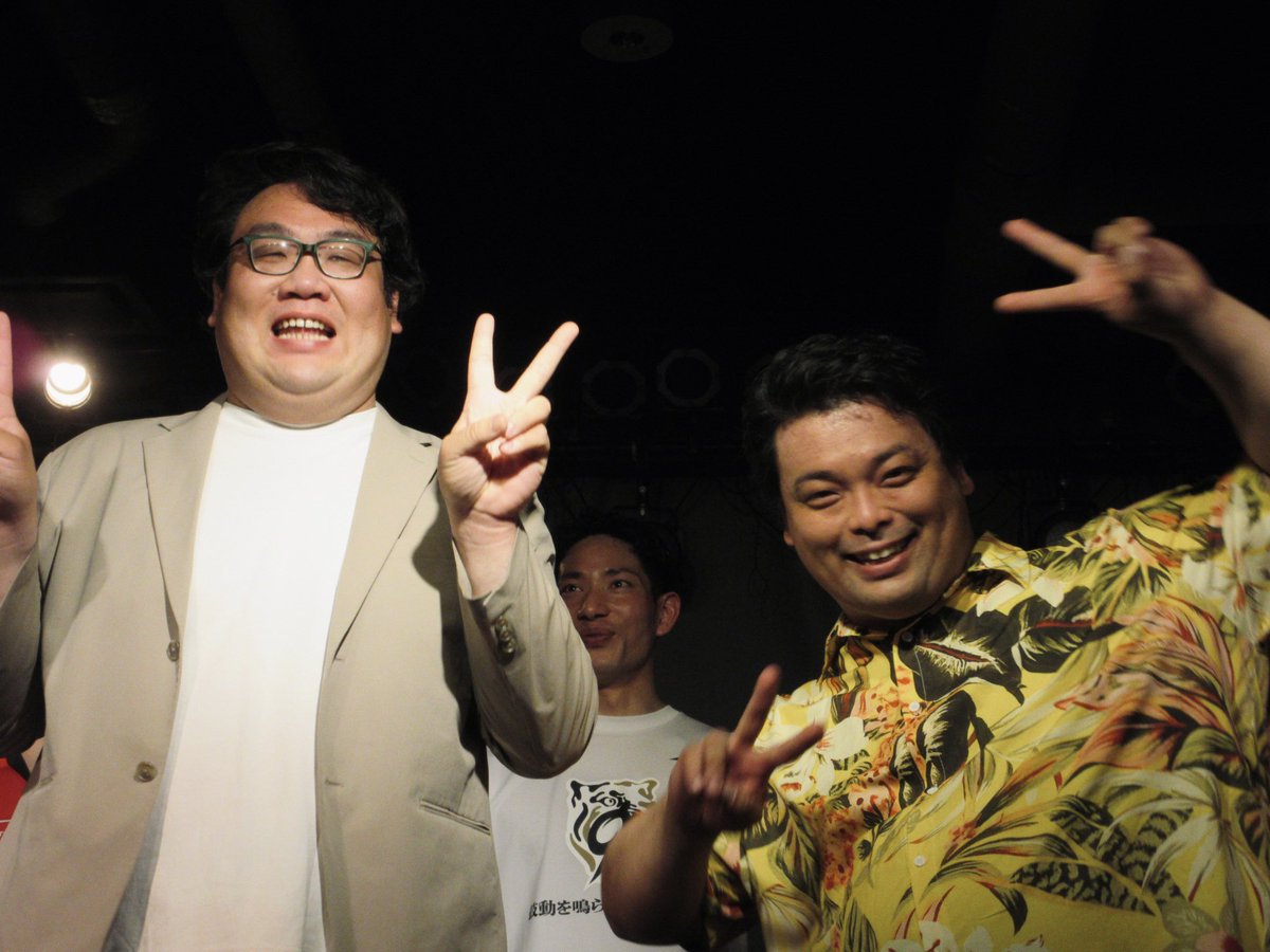 mystkiy's tweet image. SMALLに行きました。軍団立ち上げ1発目🔥さっそくいろいろ化学反応起きてて楽しかったです🤣👏未来が見えかけているクイズが一番笑いました、ネタも個性があってよかったです😭👏いい軍団になりそう！(今日で顔とお名前は一致しました🙇‍♀️)#SMALL