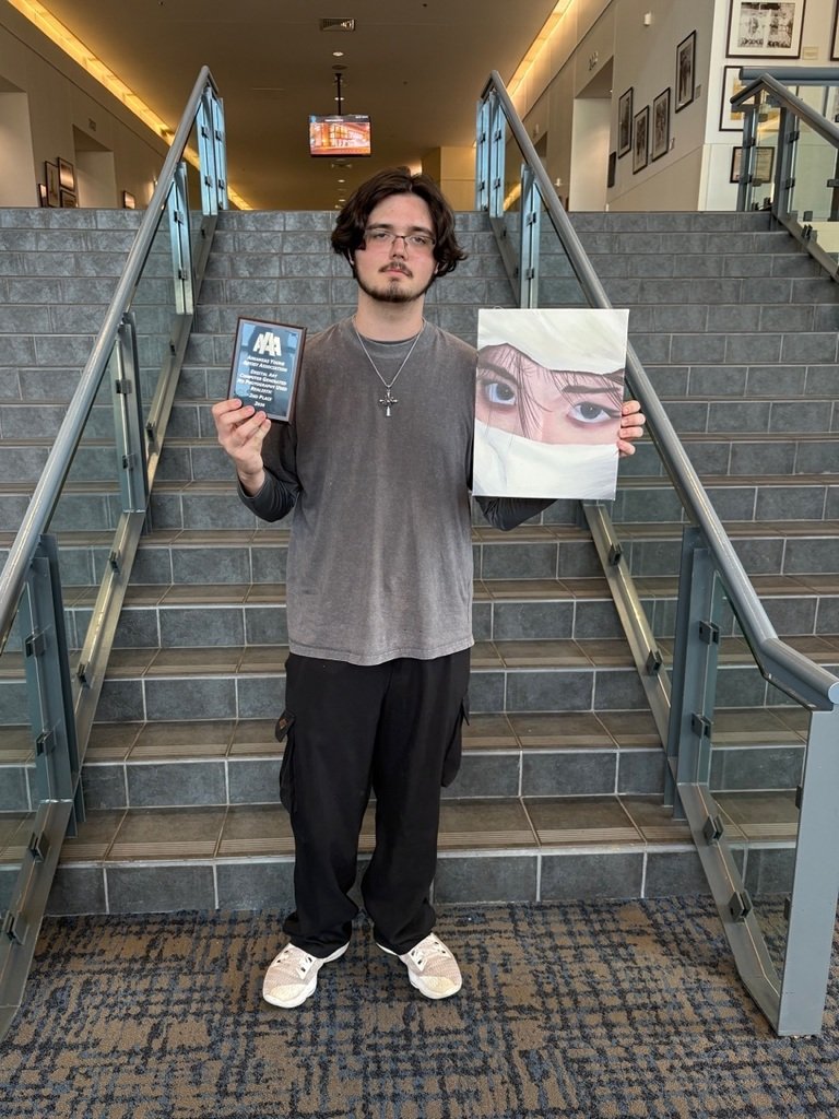 SylvanHillsHigh's tweet image. 🎨 On Friday, the SHHS Art Department took 68 students to Hot Springs to compete in the annual Arkansas Young Artists Association (AYAA) competition. With more than 1,300 students from across the state in attendance, SHHS brought home 10 awards. #PCSSDproud #ServeAll #StudentArt