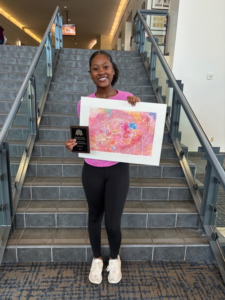SylvanHillsHigh's tweet image. 🎨 On Friday, the SHHS Art Department took 68 students to Hot Springs to compete in the annual Arkansas Young Artists Association (AYAA) competition. With more than 1,300 students from across the state in attendance, SHHS brought home 10 awards. #PCSSDproud #ServeAll #StudentArt