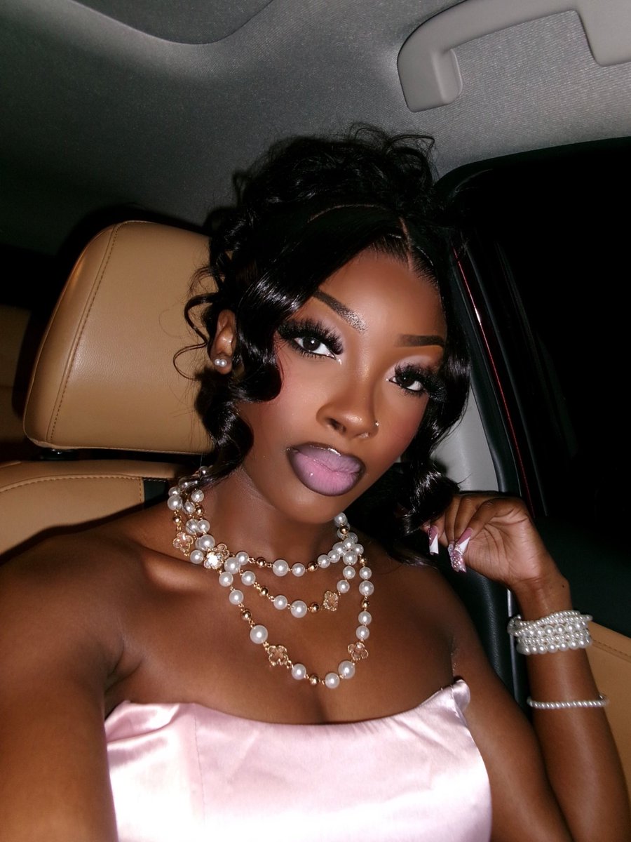 the doll💋 tweet media