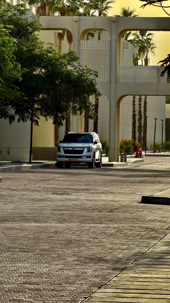 العـز tweet media