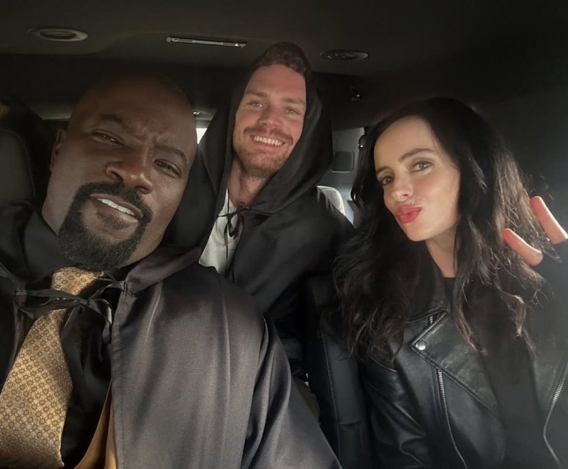 marvel_updat3s's tweet image. Mike Colter, Finn Jones and Krysten Ritter on the set of ‘DAREDEVIL: BORN AGAIN’ Season 3.