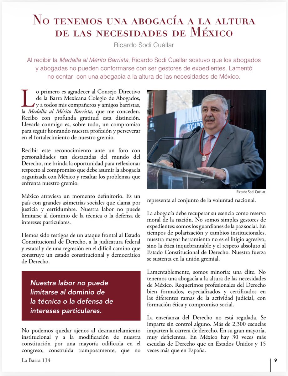 GLaveaga's tweet photo. Al recibir la 'Medalla al mérito barrista', @MagdoSodi lamentó la mala formación de abogad@s en México y fue muy crítico con el gremio: "No tenemos la abogacía que necesitamos". Aquí su discurso, publicado en La Barra, revista de la @BMA_Abogados : https://t.co/6ACSJc8d8U
