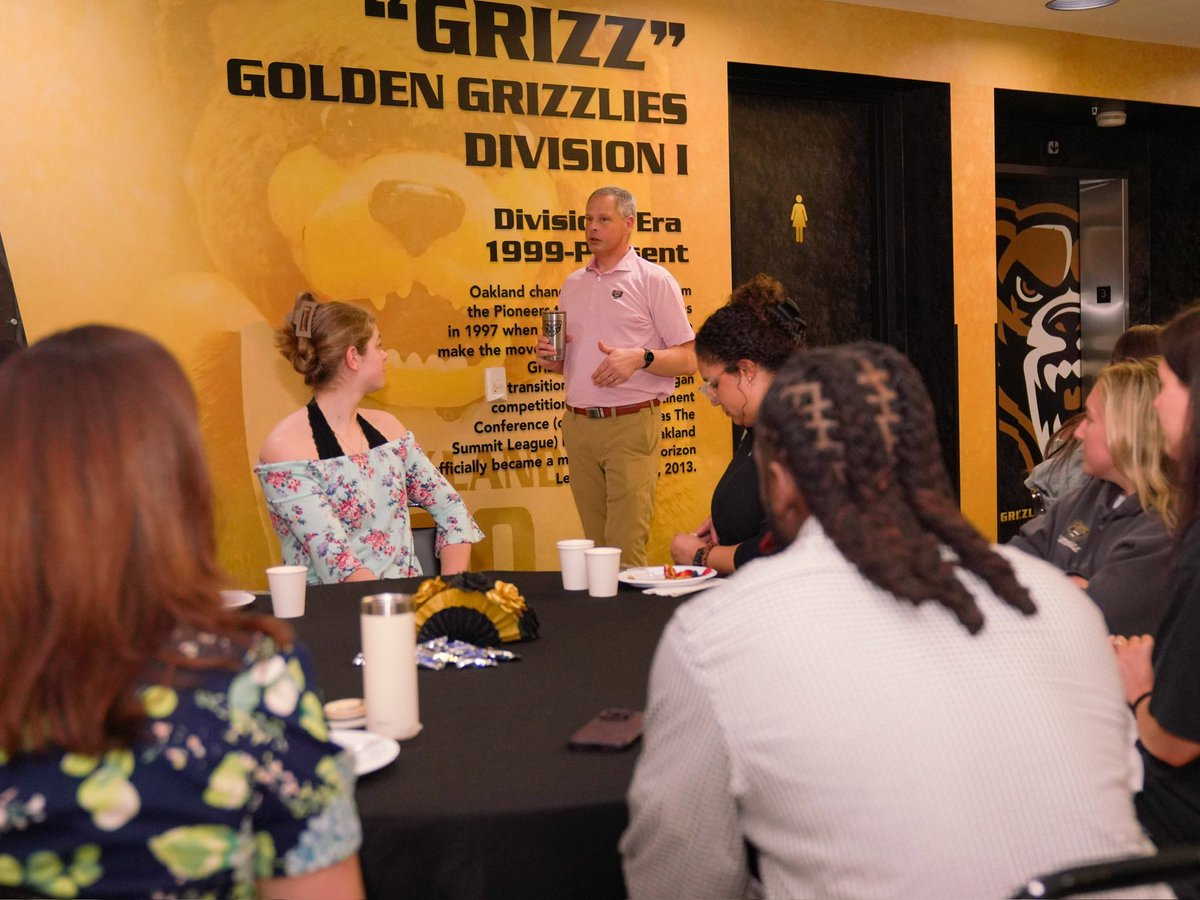 Golden Grizzlies tweet media
