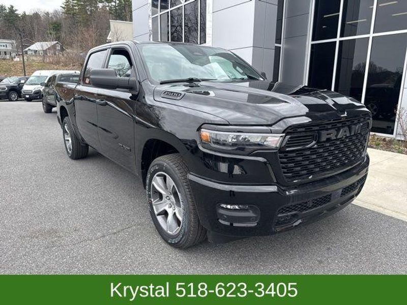 KrystalChrysler's tweet image. From tackling spring projects to chasing weekend adventures, this new 2026 RAM 1500 Express is built for it all. Swing by Krystal CDJR and take it for a test drive today. Learn more: bit.ly/4eiONay

#ram #ramtrucks #workhard #warrensburg #newyork #ny #spring