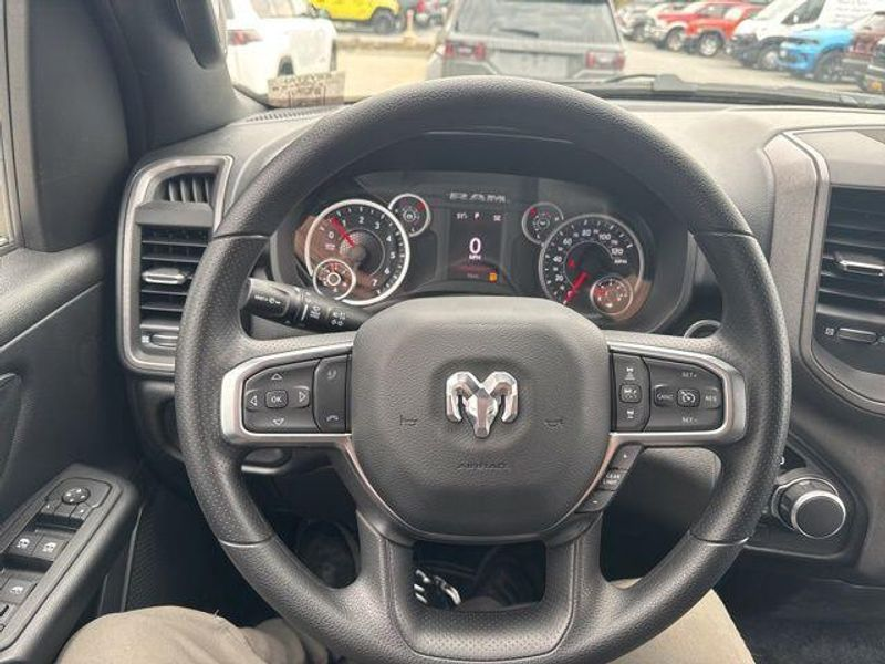 KrystalChrysler's tweet image. From tackling spring projects to chasing weekend adventures, this new 2026 RAM 1500 Express is built for it all. Swing by Krystal CDJR and take it for a test drive today. Learn more: bit.ly/4eiONay

#ram #ramtrucks #workhard #warrensburg #newyork #ny #spring