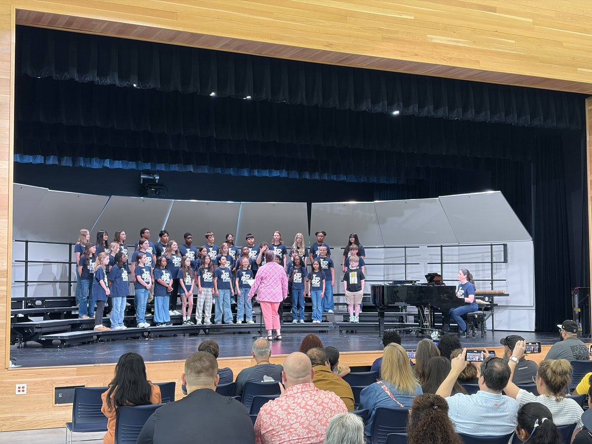 LEISD Fine Arts tweet media