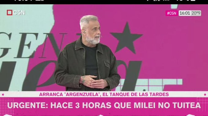 Rubia Anti imperialista tweet media