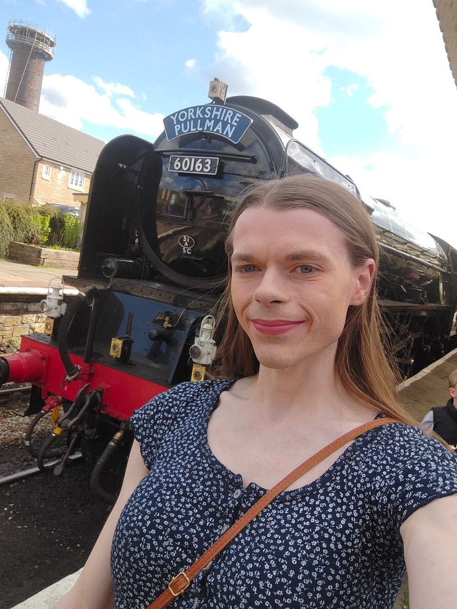 ashindac's tweet image. It was a delight to finally meet Tornado at the ELR's Legends of Steam gala last weekend! I was even fortunate enough to step onto the footplate for a couple of photos... #steamengine #railway #heritage #trans #lgbt