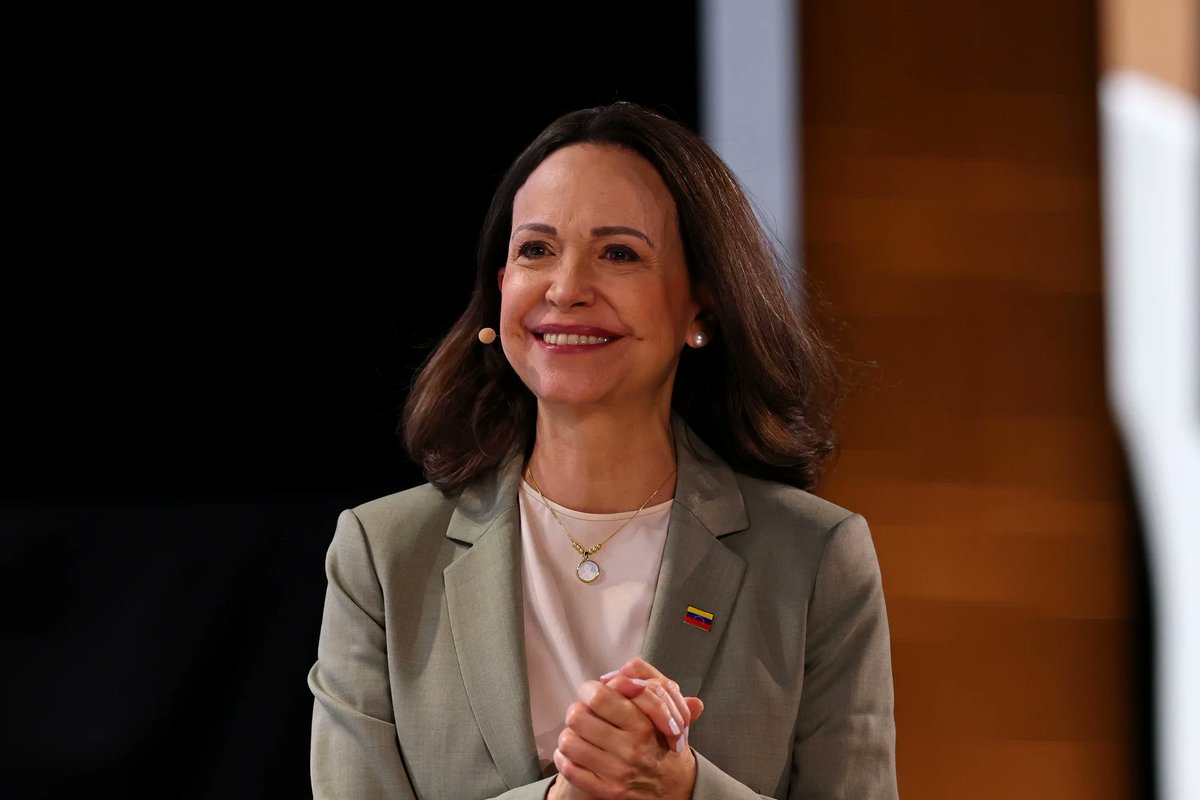 Macron meets <a href="/MariaCorinaYA/">María Corina Machado</a> , stresses need for democratic transition in Venezuela guana.link/h1qW8xm3