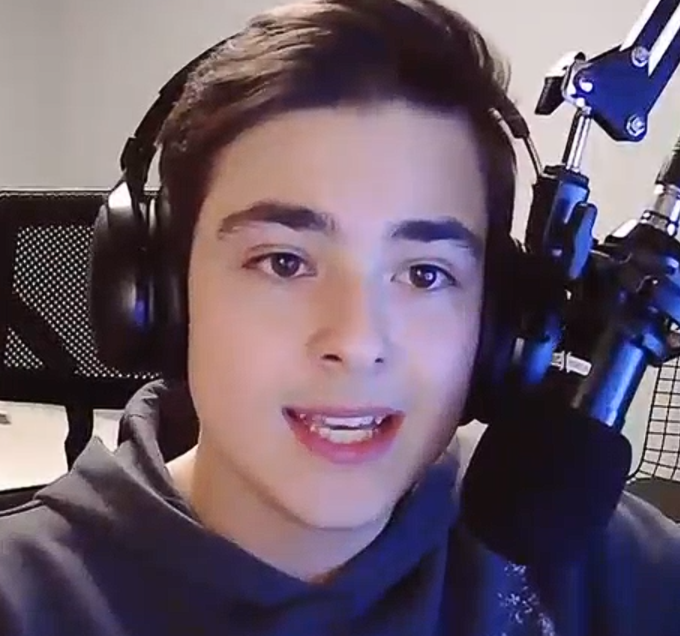 HİÇ KİMSE TARAFINDAN SEVİLMİYEN adAM