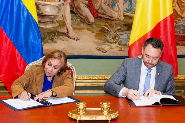 BEembassyBogota's tweet photo. En continuidad a su visita a Colombia en noviembre de 2025, este encuentro marca una nueva etapa para reforzar el diálogo político, especialmente en la lucha contra el narcotráfico 🤝. https://t.co/AMjIiUQKtf