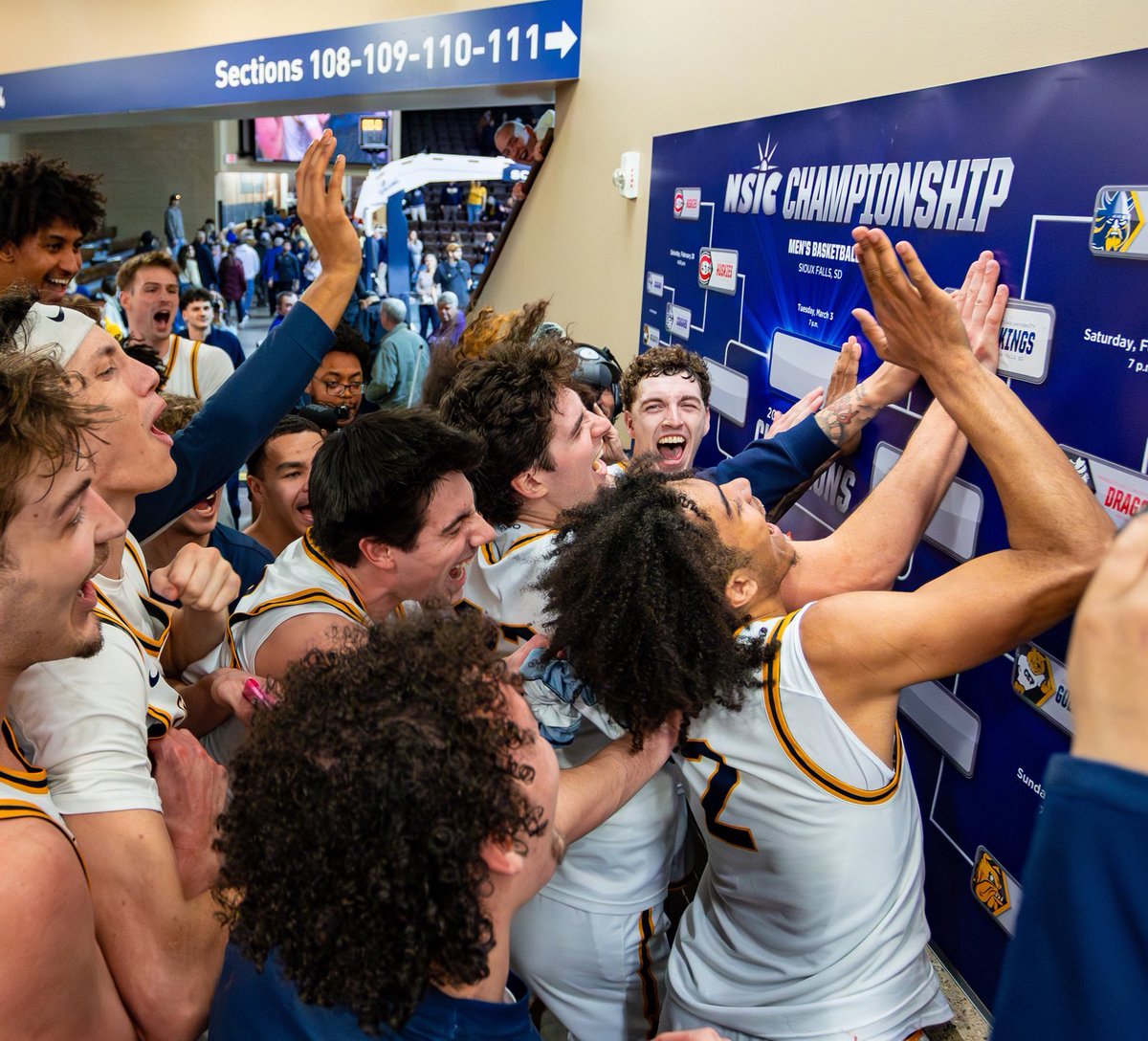 Small College Hoops tweet media