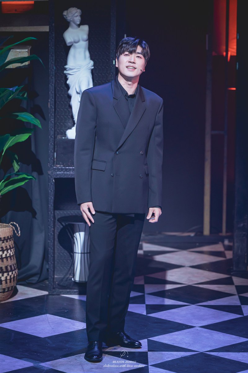 iian VIOLET tweet media