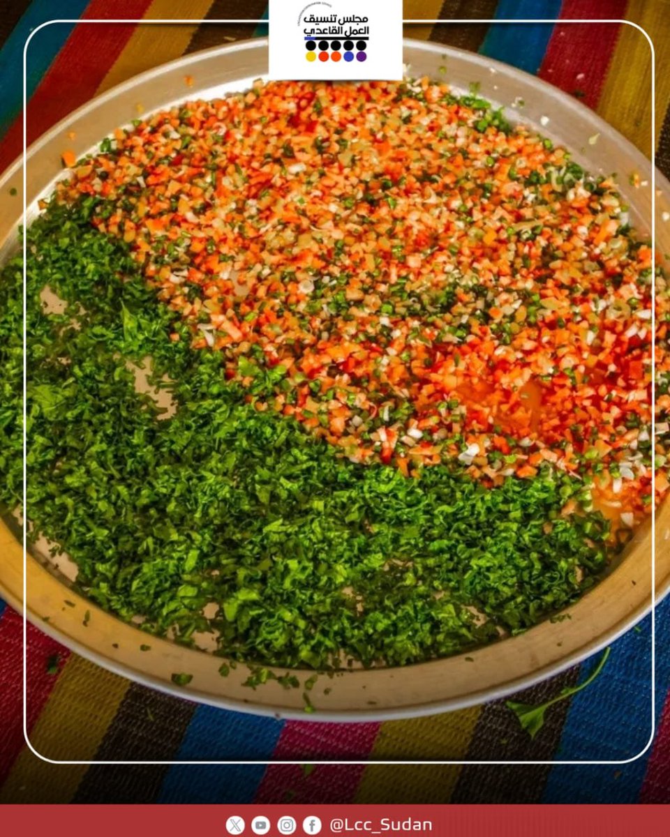 LCC_Sudan's tweet image. Central Darfur ER Coordination Council supports students and exam staff by running kitchens at exam centers, providing meals and assisting supervisors to ensure smooth exams—especially at Al-Nour School, Zalingei. #LCC_SUDAN