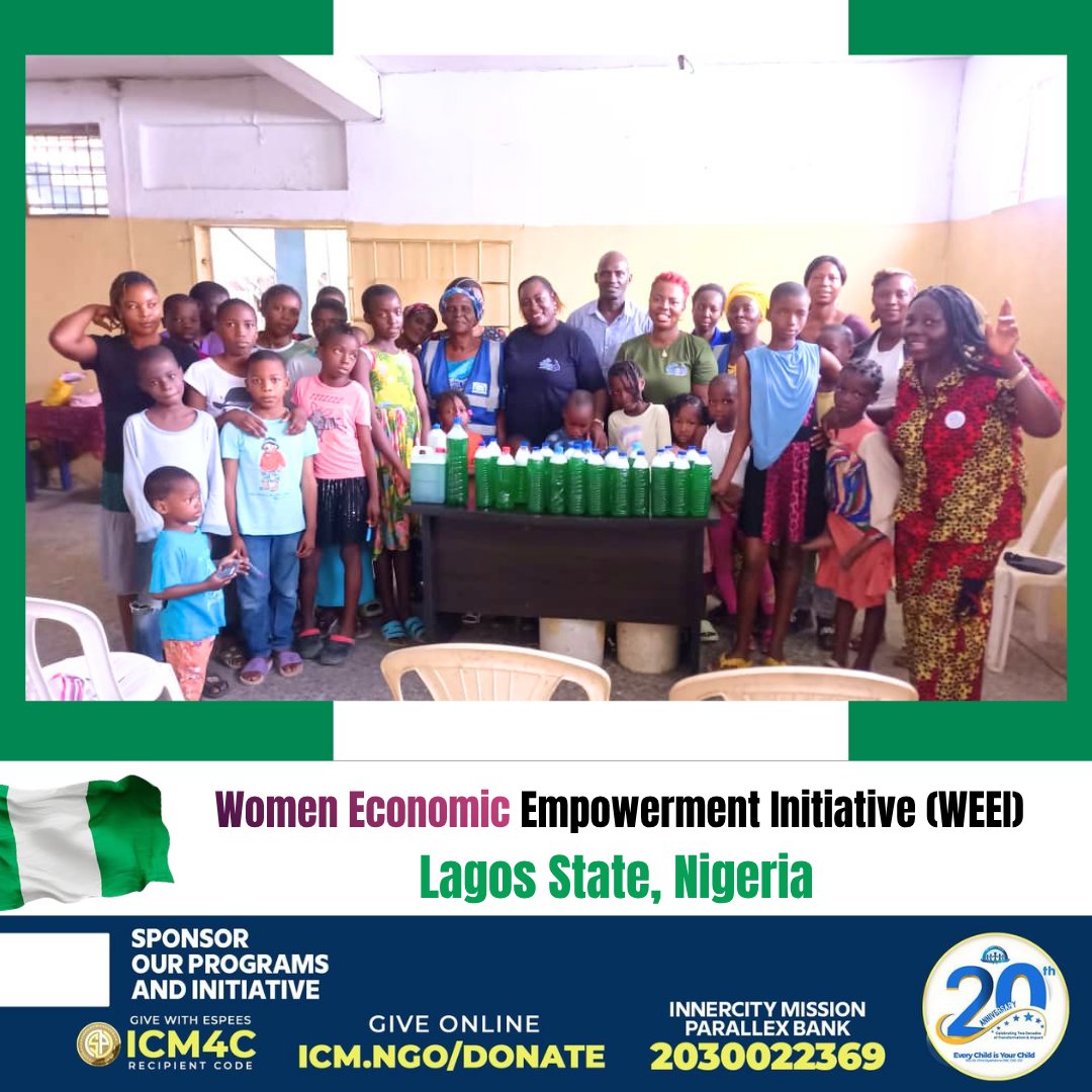 InnerCityHQ's tweet photo. Women Economic Empowerment Initiative (WEEI) | Fagba Miracle Centre, Lagos π³π¬
In partnership with Christ Embassy Fagba Miracle Centre, we trained 25 women and 15 teenagers (with men included) in liquid soap making for self-reliance and entrepreneurship.
#WEEI https://t.co/lPvE4xHU5f