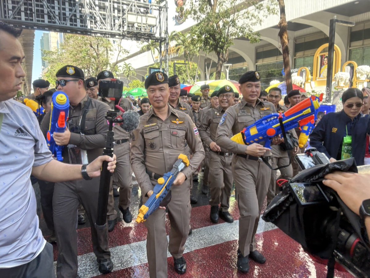 POLICE TV tweet media