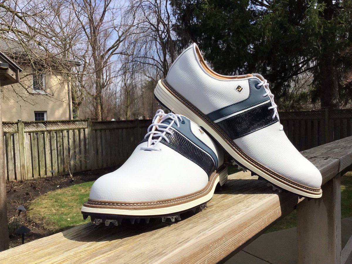 YoungerGolf's tweet image. Just arrived via @FedEx 

@FootJoy 2026 Premiere Packard. 

Took a spin through FJ’s new FitLab technology at Burlington GCC recently for my specs. @FootJoyCA’s new FitLab van will be making stops at authorized FJ pro shops in Ontario/Quebec this season for consumer fittings.