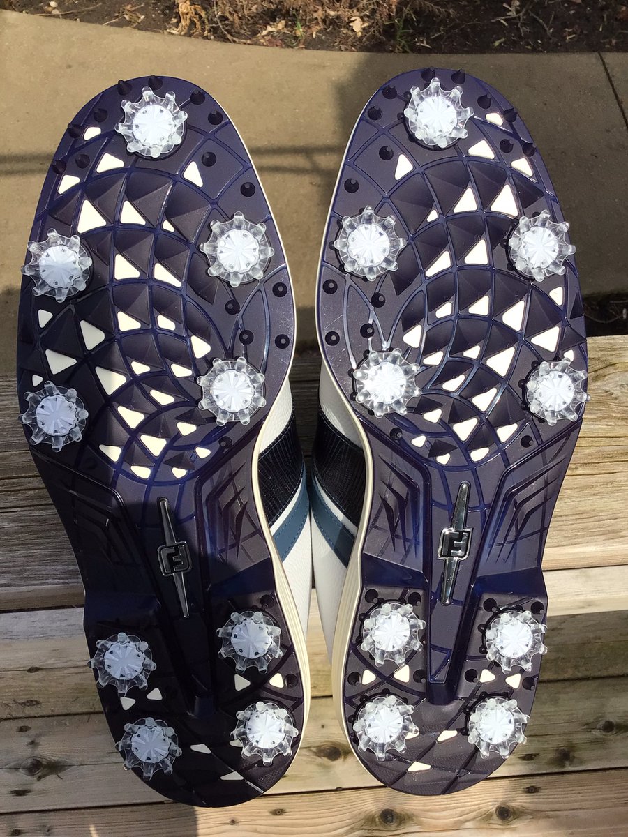 YoungerGolf's tweet image. Just arrived via @FedEx 

@FootJoy 2026 Premiere Packard. 

Took a spin through FJ’s new FitLab technology at Burlington GCC recently for my specs. @FootJoyCA’s new FitLab van will be making stops at authorized FJ pro shops in Ontario/Quebec this season for consumer fittings.