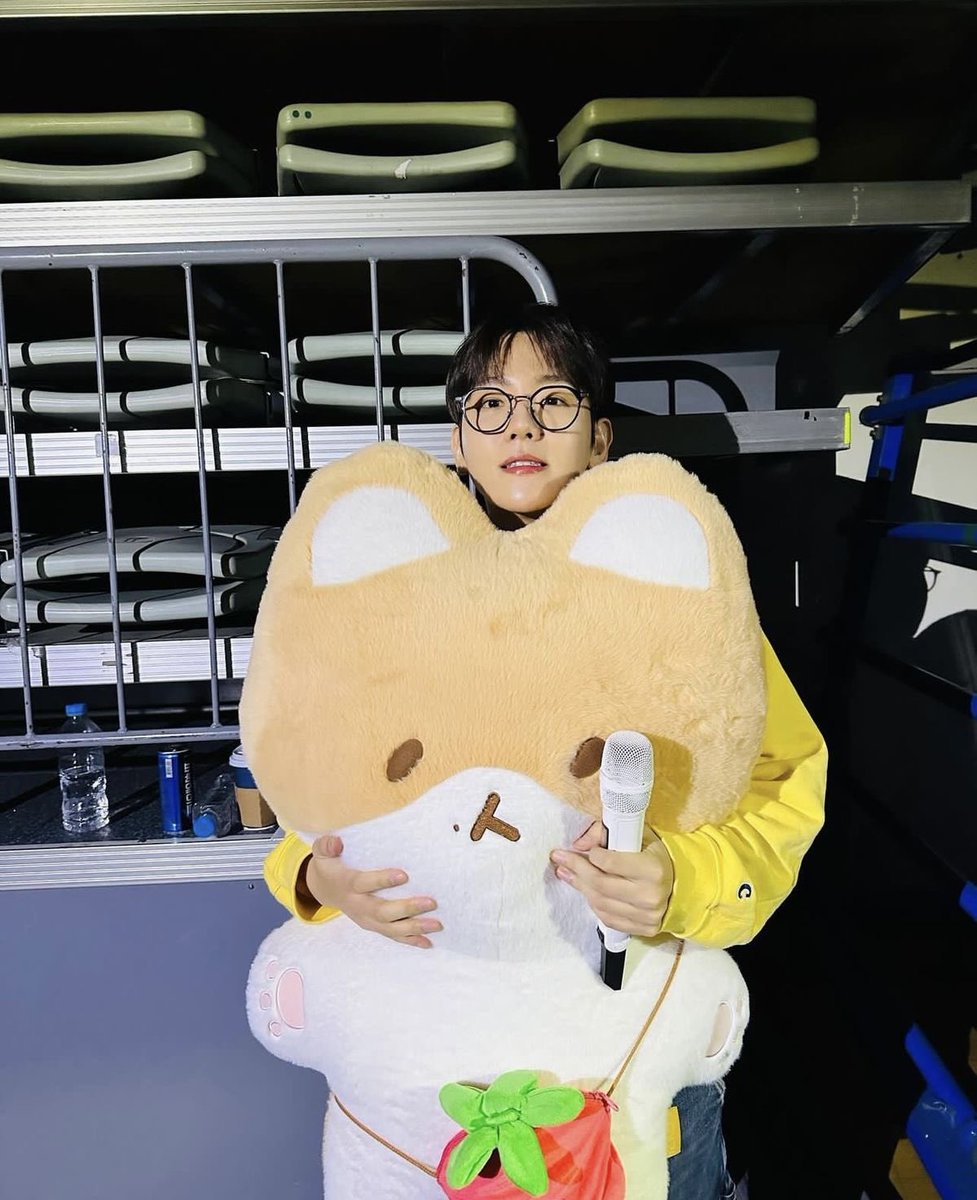 mimi🐾 tweet media