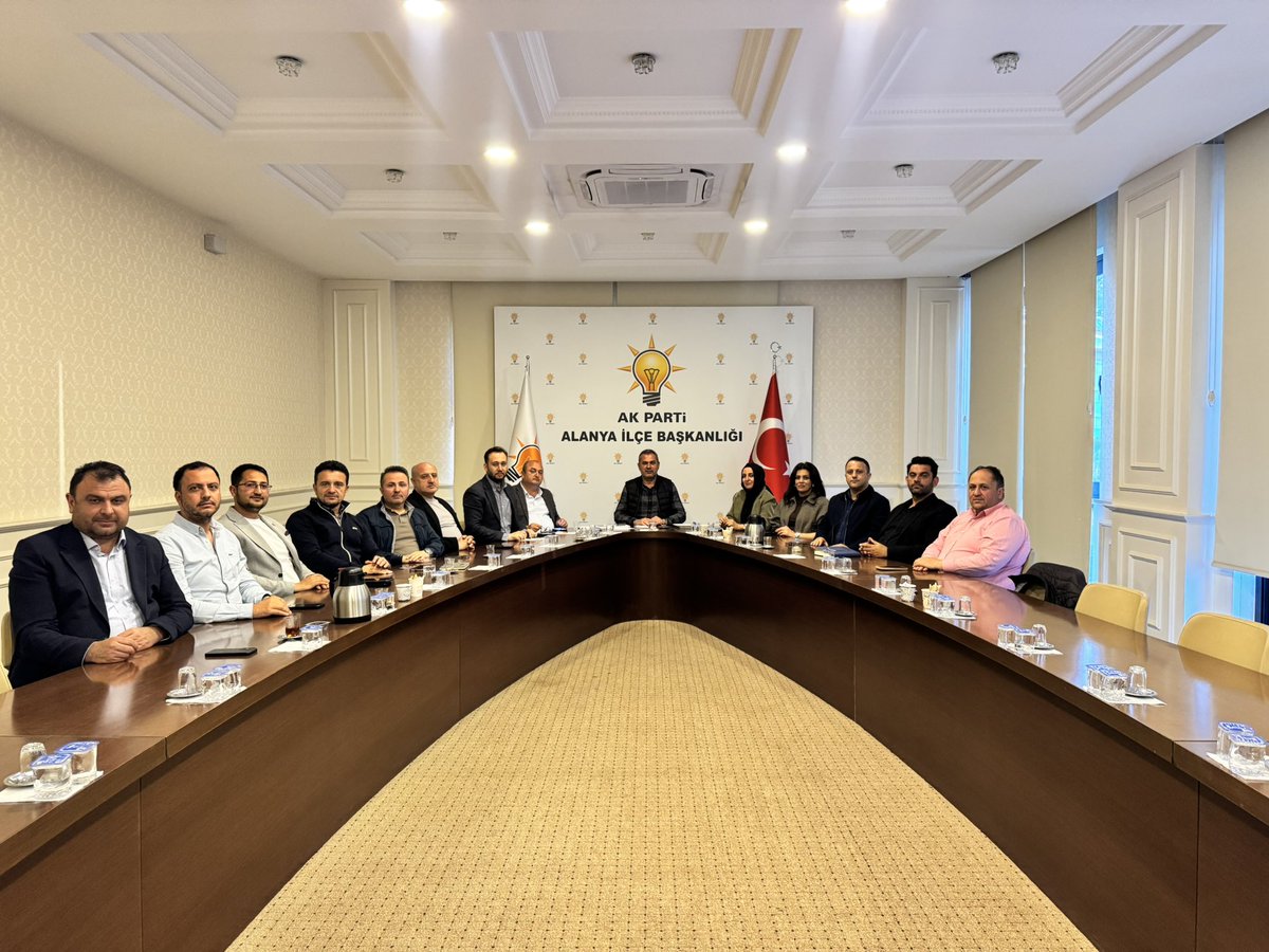 Akpartialanya07 tweet media