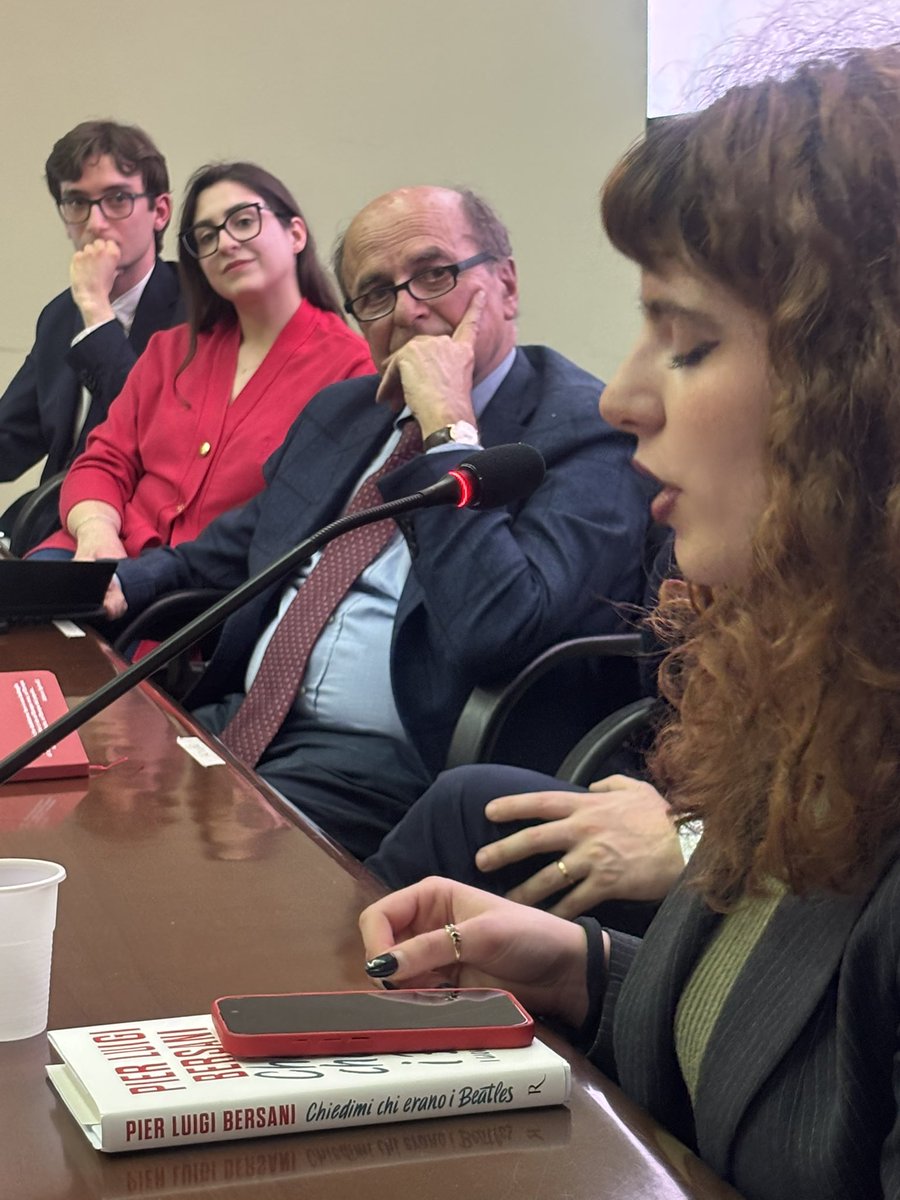 pbersani's tweet photo. Potenza. Sono quelli come me che devono venire da voi, non lamentarci che non ci siete. Voi giovani avete cose da dire. Siete talmente dentro alla fase, come si diceva una volta, che solo da voi può venire il punto di vista per interpretarla. Dovete vivervi come protagonisti. 1/ https://t.co/k0ohPziV0f