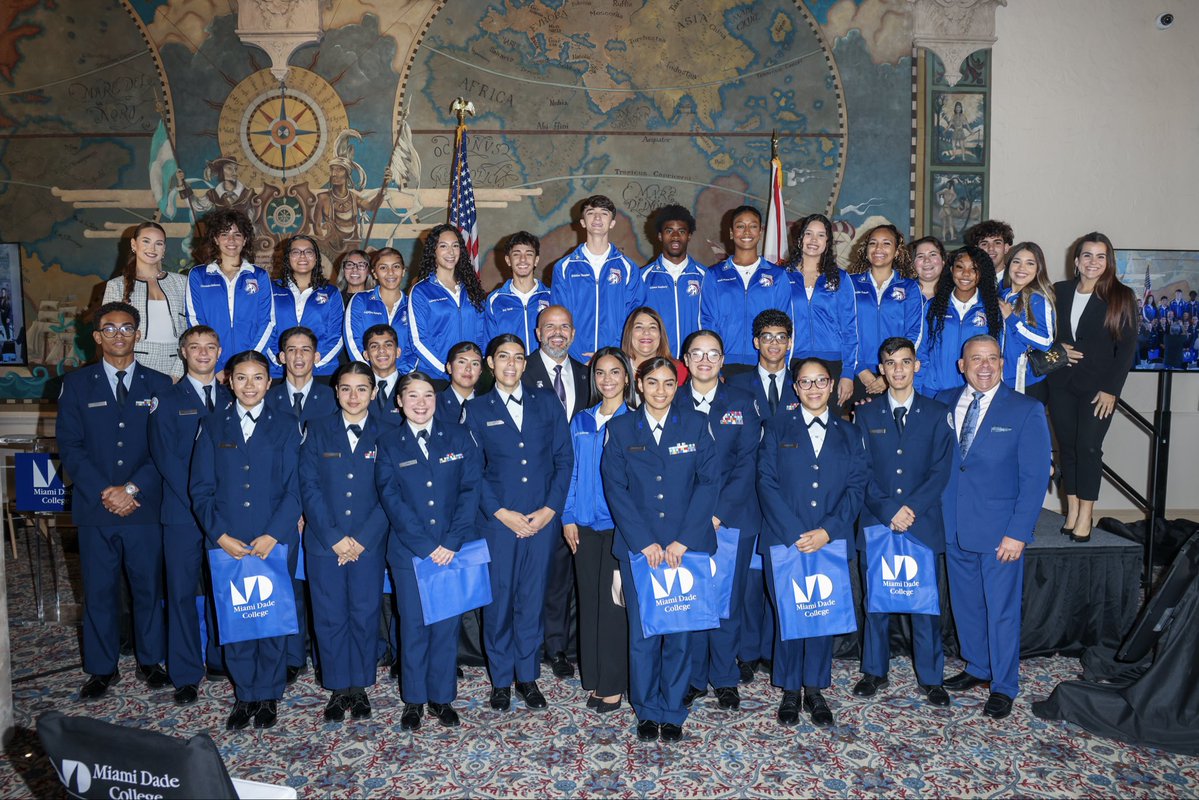 Miami Dade College tweet media