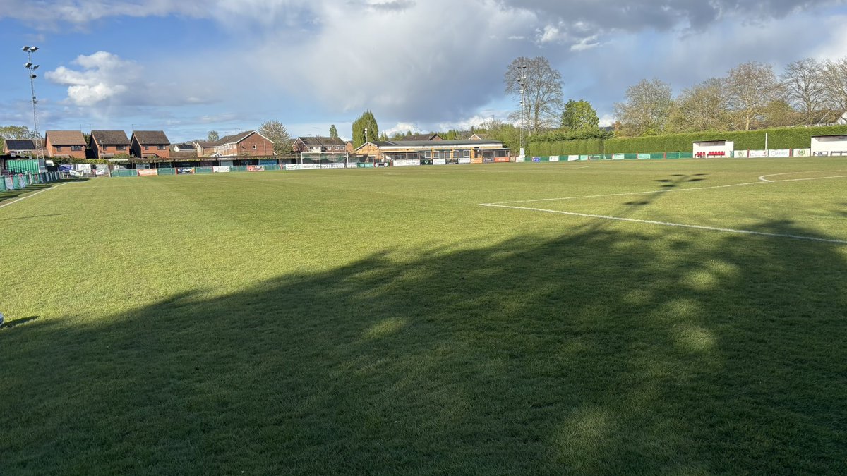 Grumpy groundsman tweet media